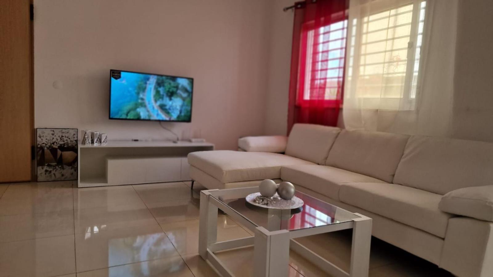 Casa De Ferias Com 2 Quartos Ou Aluguer Diaria Прайя Экстерьер фото