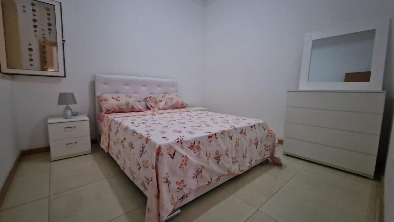Casa De Ferias Com 2 Quartos Ou Aluguer Diaria Прайя Экстерьер фото
